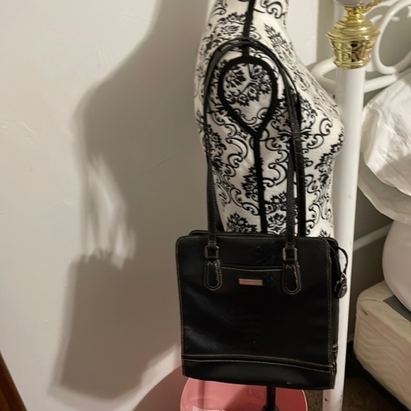 Donating 💛Liz Claiborne black crocdile hand bag - Picture 2 of 14